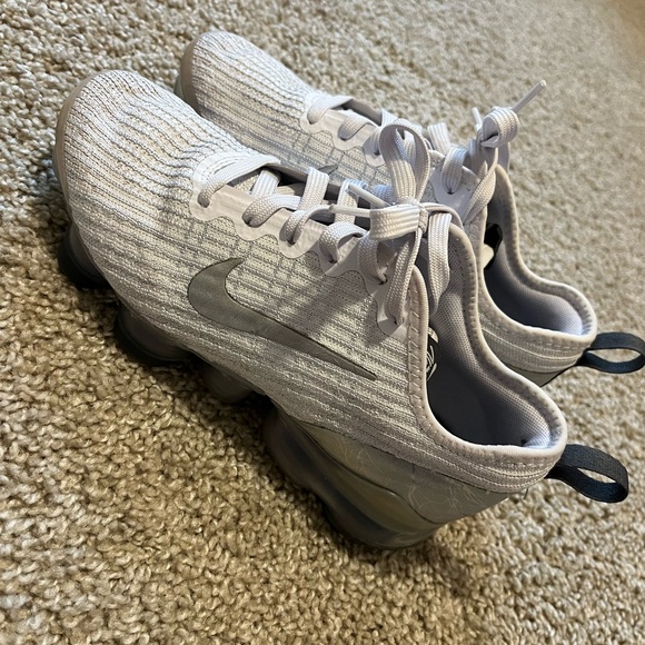 Women’s Nike vapor max 6W - Picture 2 of 4